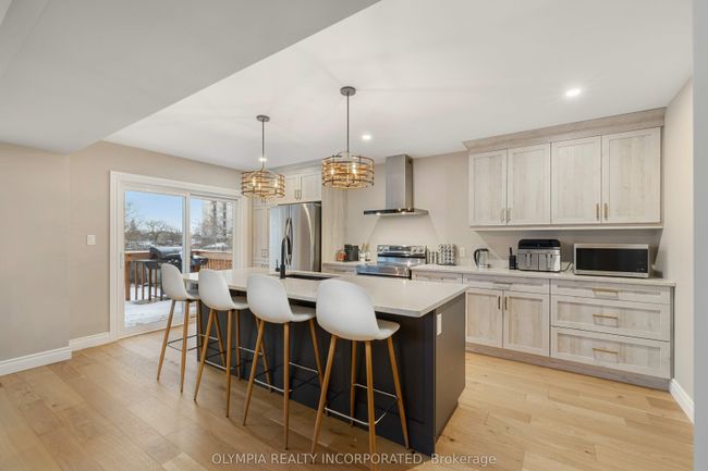 576 Macdonnell St, House other with 3 bedrooms, 3 bathrooms and 2 parking in Kingston ON | Image 7
