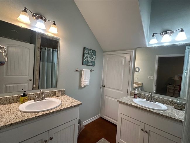 UNIT-211 - 2212 State Highway 361, Townhouse with 4 bedrooms, 4 bathrooms and null parking in Port Aransas TX | Image 15