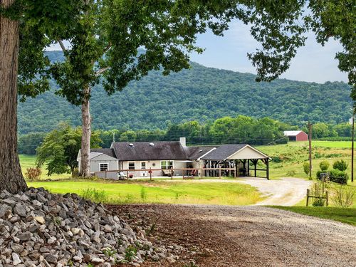 4785 Dark Hollow Rd, Mcminnville, TN, 37110-4564 | Card Image