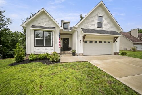 212 Cherokee Dr, White Bluff, TN, 37187-4715 | Card Image