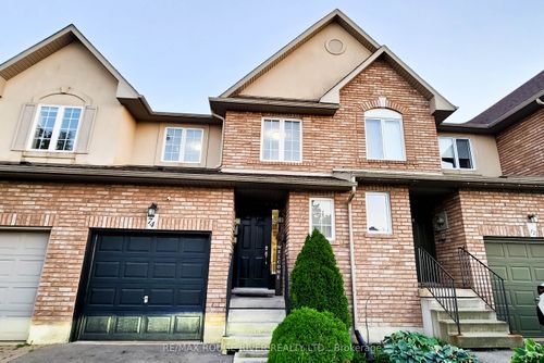74 Meadow Wood Cres, Stoney Creek, ON, L8J3Z8 | Card Image