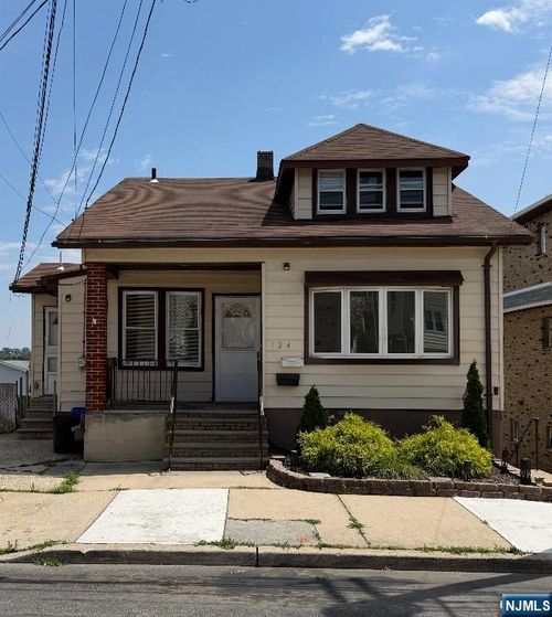 124 Farnham Ave, Garfield, NJ, 07026-1341 | Card Image