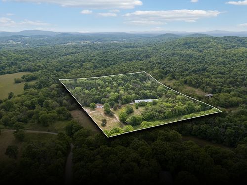 8558 Taliaferro Rd, Eagleville, TN, 37060-9102 | Card Image