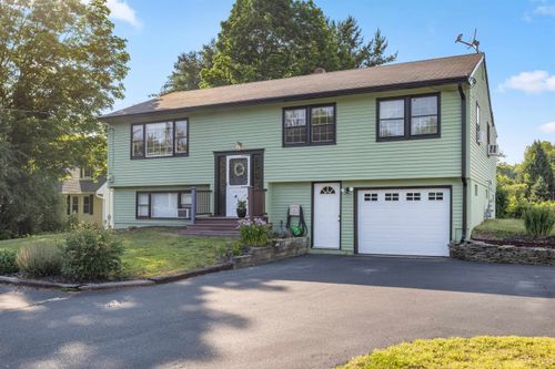 77 Knox Marsh Rd, Dover, NH, 03820-5403 | Card Image