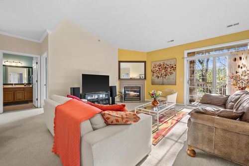 307-13050 W Bluemound Road, Elm Grove, WI, 53122 | Card Image