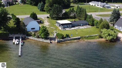 4472 Crescent Beach Rd, Onekama, MI, 49675-9714 | Card Image