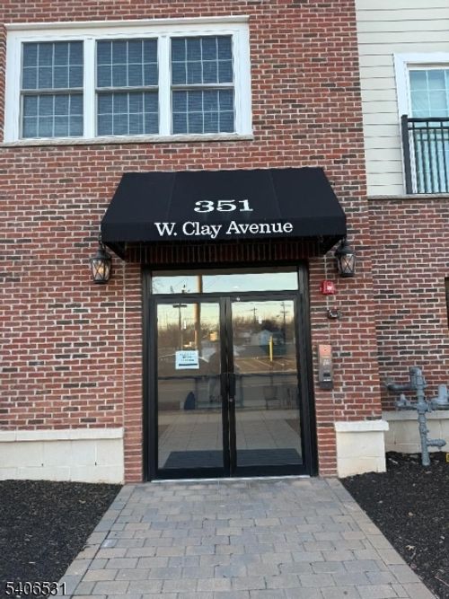 305-351 W Clay Ave, Roselle Park, NJ, 07204-1807 | Card Image