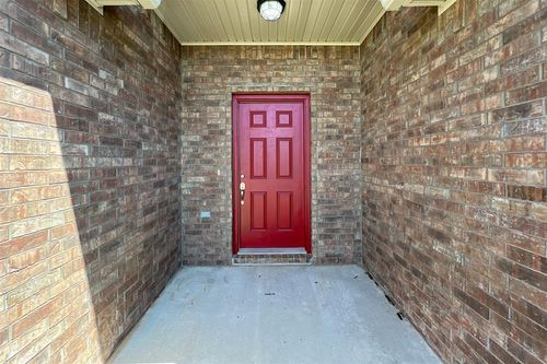 2928 Cider Mill Ln, Yukon, OK, 73099-8843 | Card Image
