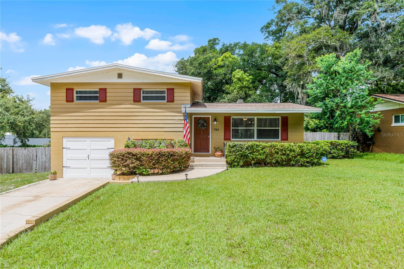 Woodward Ave, Deland, FL 32720