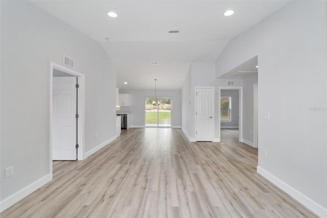 13316 Sw 105 Th Pl, House other with 3 bedrooms, 2 bathrooms and null parking in Dunnellon FL | Image 7
