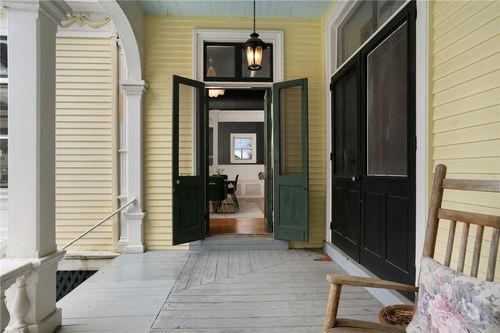 45 Ayrault St, Newport, RI, 02840-2888 | Card Image