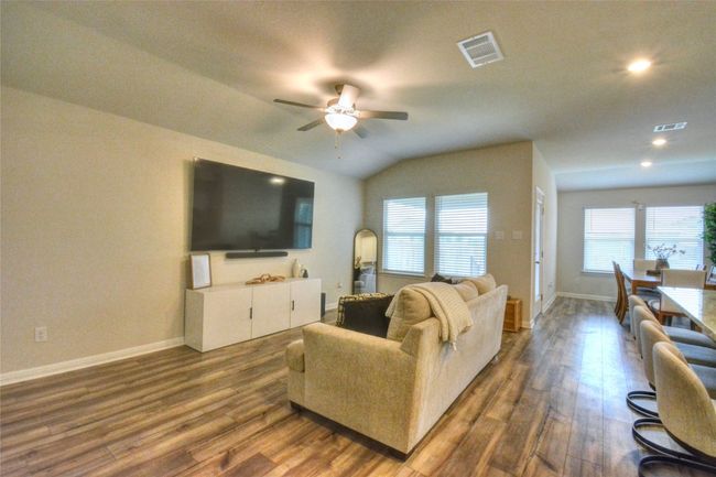 257 Fossil Dr, House other with 4 bedrooms, 2 bathrooms and 2 parking in Kyle TX | Image 12