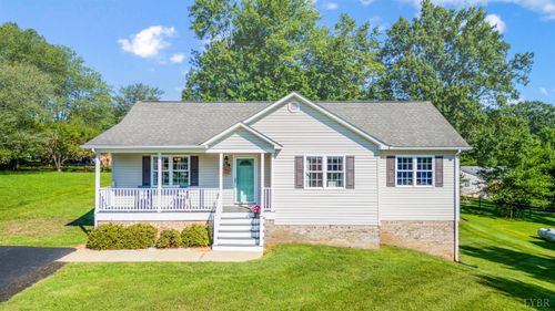 145 Pine St, Appomattox, VA, 24522-4040 | Card Image