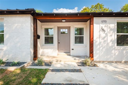 3521 Mission St, Fort Worth, TX, 76109-3052 | Card Image