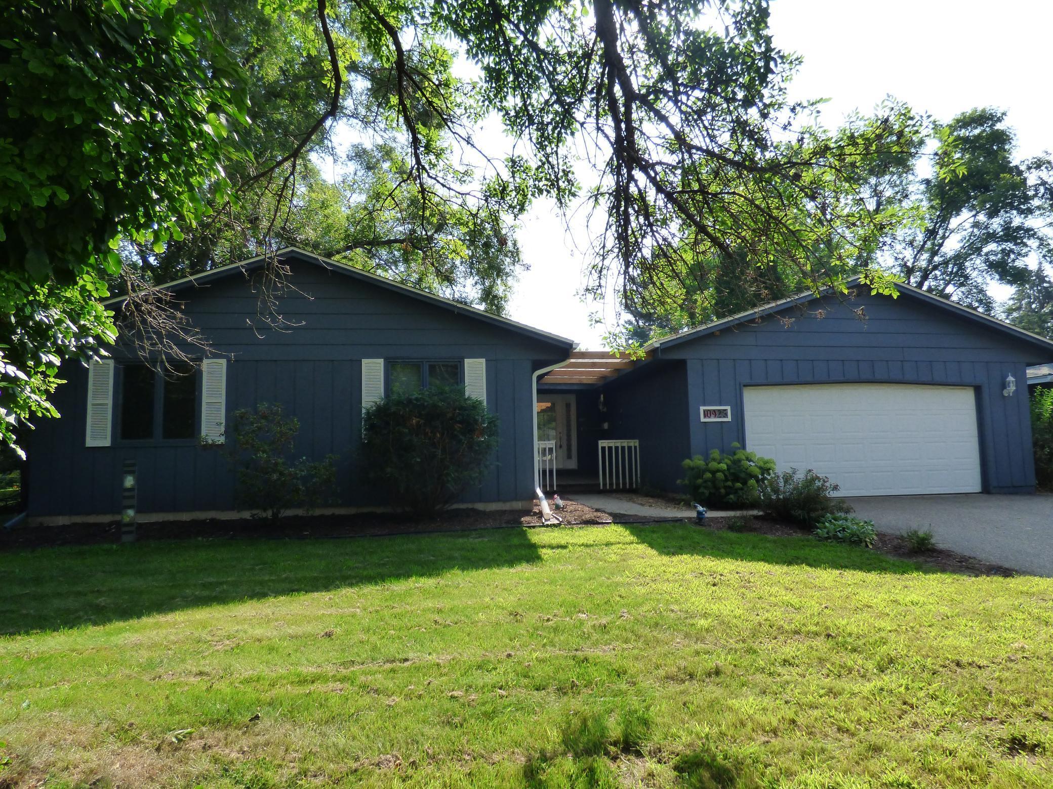 Johnson Ave, Minneapolis, MN 55437