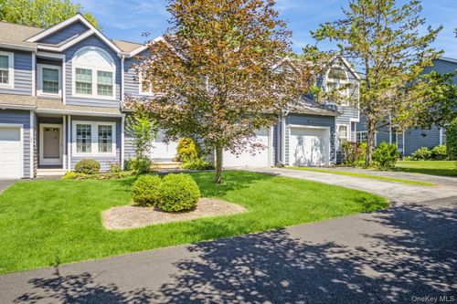 120 Pinebrook Dr, Hyde Park, NY, 12538-1835 | Card Image