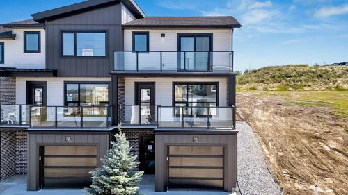 14 Violet Point, Sylvan Lake, AB, T4S0X1 | Card Image