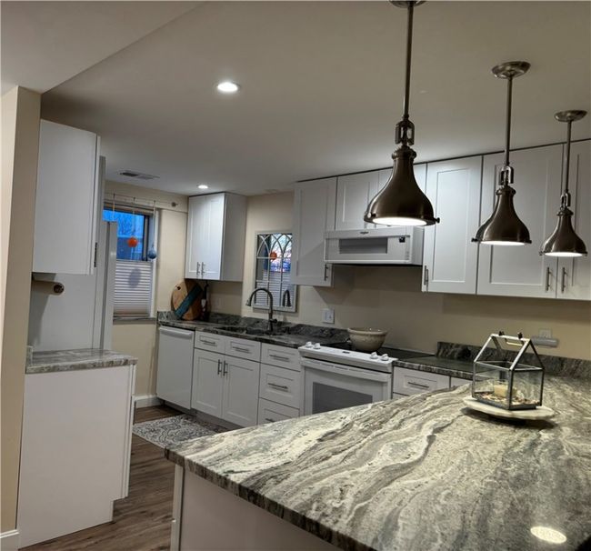APT-2 - 201 Hoffman Ave, Condo with 2 bedrooms, 2 bathrooms and 2 parking in Cranston RI | Image 5