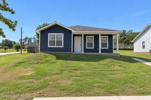 69 Magnolia St E, Lucedale, MS, 39452-6558 | Card Image