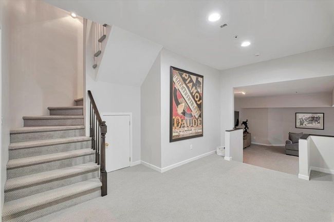 Stairs to lower level | Image 19