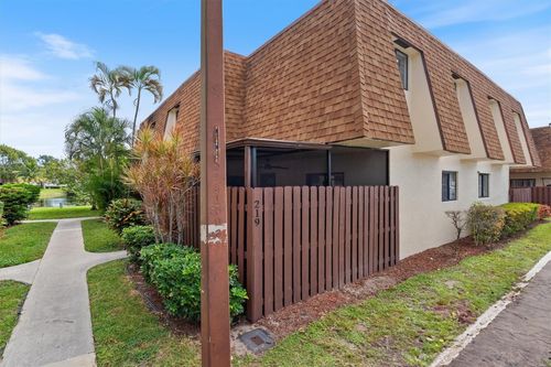 219-219 San Remo Boulevard, North Lauderdale, FL, 33068 | Card Image