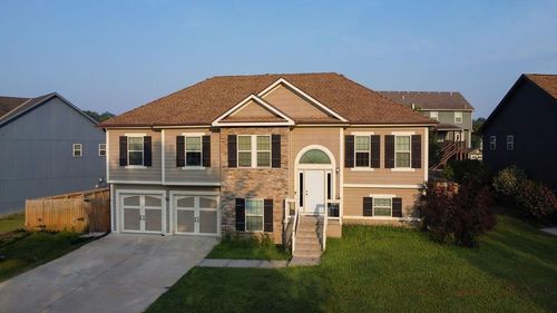 1210 E 15th St, Kearney, MO, 64060-7694 | Card Image