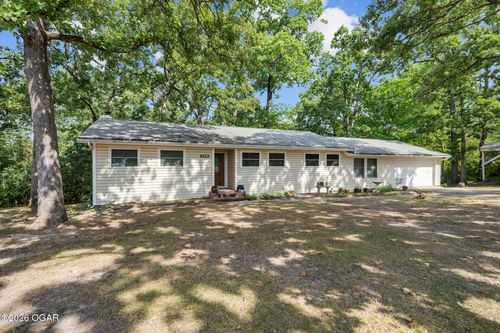 220 Lian Dr, Seneca, MO, 64865-9228 | Card Image