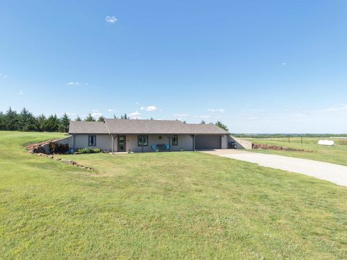 522 N 150th Rd, Bennington, KS, 67422-9035 | Card Image