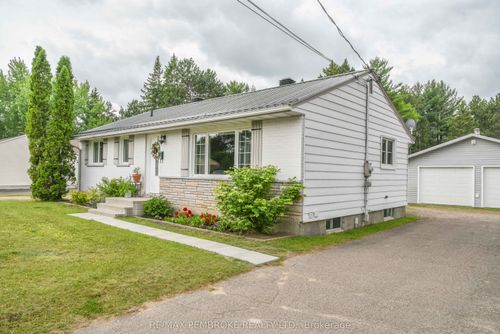 17 Charles St, Petawawa, ON, K8H2K1 | Card Image