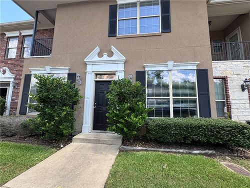 215 Forest Dr, College Station, TX, 77840-2081 | Card Image