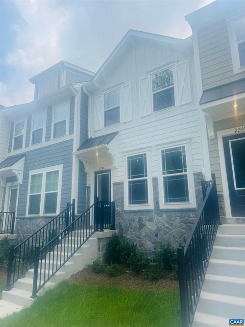 2247 Woodburn Rd, CHARLOTTESVILLE, VA, 22901-8112 | Card Image