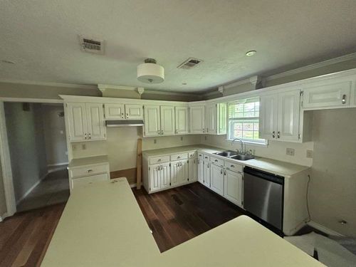 2301 Owens Ave, Groves, TX, 77619-4017 | Card Image