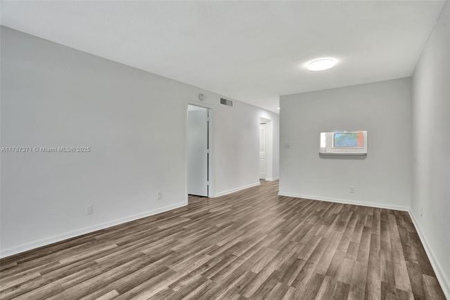 APT-212 - 8400 Lagos De Campo Blvd, Condo with 1 bedrooms, 1 bathrooms and null parking in Tamarac FL | Image 12