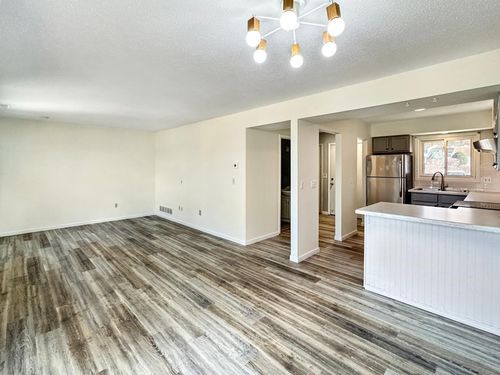 13-607 E Burnsville Pkwy, Burnsville, MN, 55337-3676 | Card Image