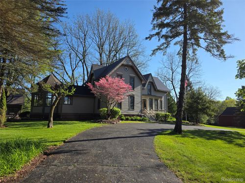 3801 Hollow Corners Rd, Dryden, MI, 48428-9727 | Card Image