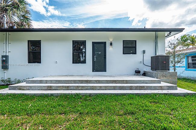 0 - 2739 Nw 7 Th St, House other with 4 bedrooms, 3 bathrooms and null parking in Fort Lauderdale FL | Image 32
