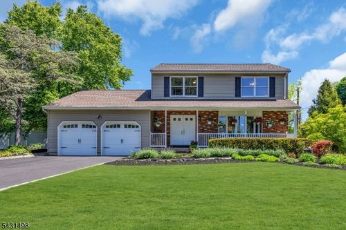 18 Johnfield Ct, Piscataway, NJ, 08854-4464 | Card Image