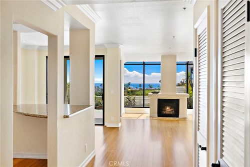 apt-111-200 Paris Ln, Newport Beach, CA, 92663-1600 | Card Image