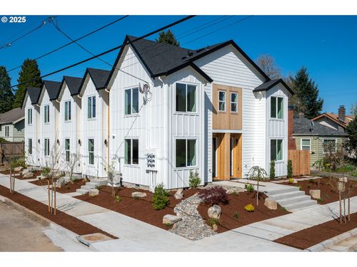 310 Ne 58th Ave, Portland, OR, 97213-3718 | Card Image