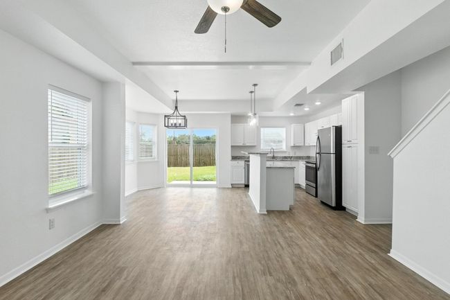 1004 E Fannin St, Home with 0 bedrooms, 0 bathrooms and null parking in Luling TX | Image 9