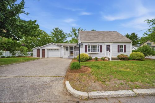 220 Norfolk St, Manchester, NH, 03103-6651 | Card Image