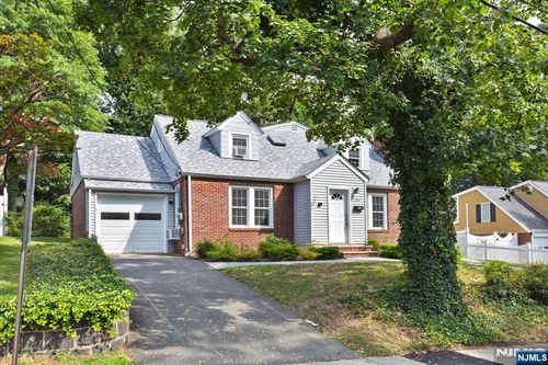 213 Oratam Ter, Leonia, NJ, 07605-1125 | Card Image