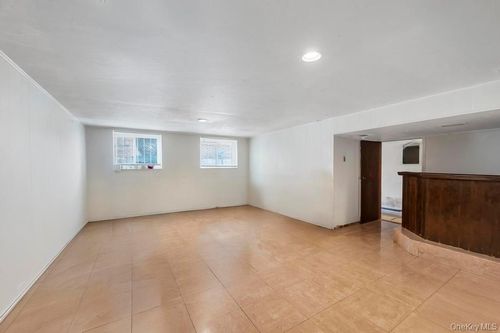 3263 Milburn Ave, Baldwin, NY, 11510-5142 | Card Image