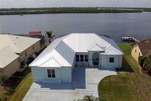 3772 Peace River Dr, Punta Gorda, FL, 33983-3520 | Card Image