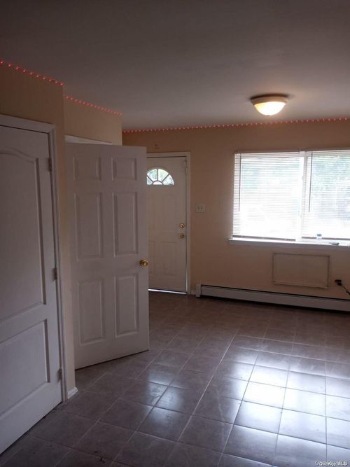 22 Regina Avenue, New York, NY, 11691 | Card Image