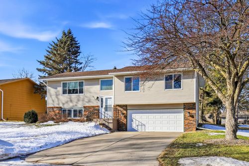 2560 Lamada Pl, Owatonna, MN, 55060-1352 | Card Image