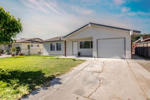 266 L St, Mendota, CA, 93640-2116 | Card Image