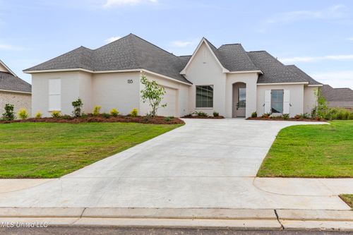 135 Huntersway Dr, Canton, MS, 39046-1299 | Card Image