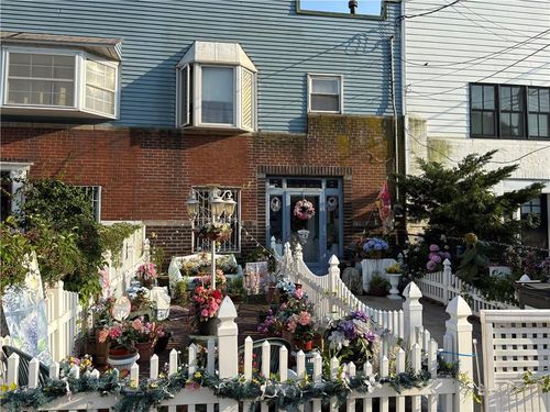 3618 Bayview Ave, Brooklyn, NY, 11224-1647 | Card Image