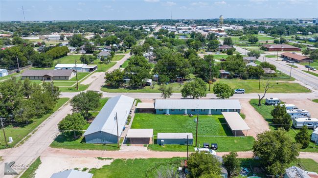 500 S 7 Th St, Home with 16 bedrooms, 8 bathrooms and 8 parking in Haskell TX | Image 25